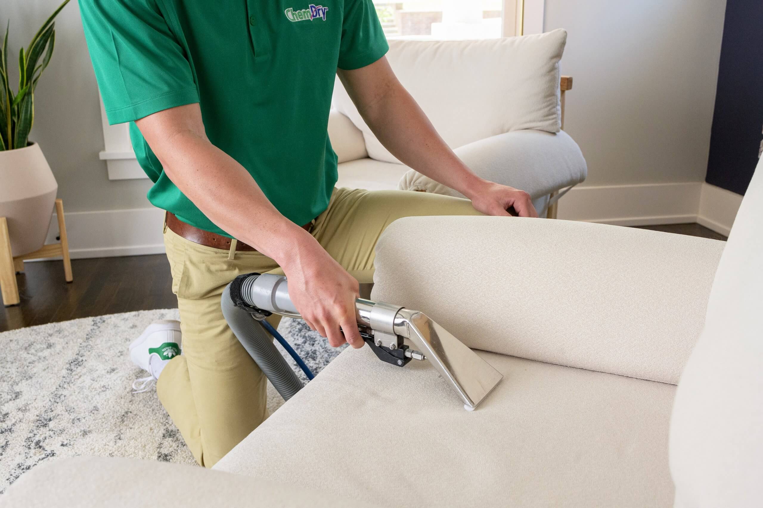 upholstery cleaning clarkston mi